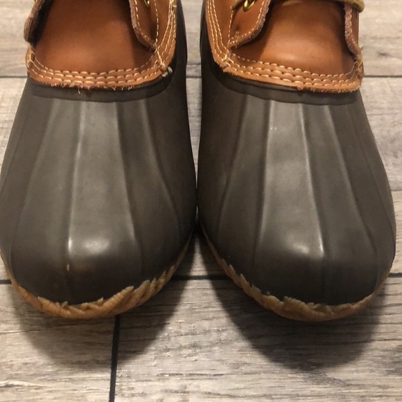 Khombu duck boots in a dark brown and camel color lace up boots for fall winter - Picture 4 of 7